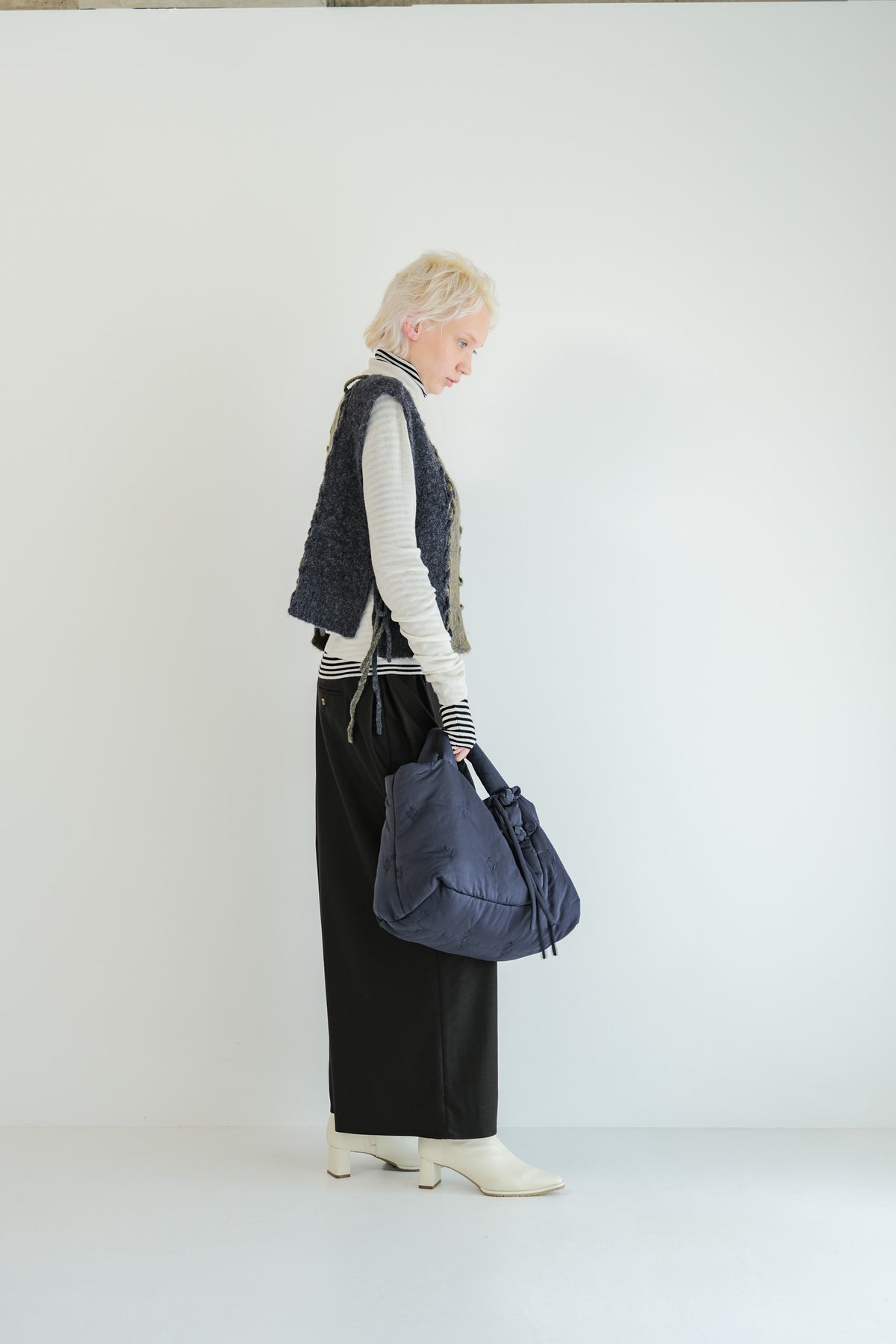 Tube Knot Embroidered Bag