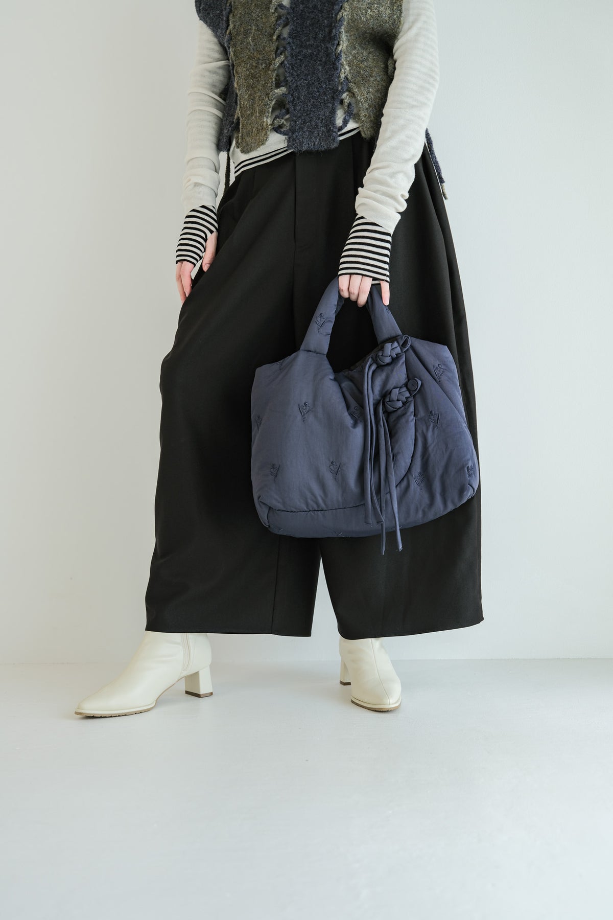 Tube Knot Embroidered Bag