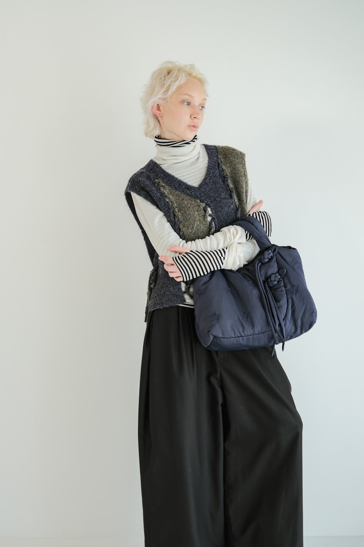 Tube Knot Embroidered Bag