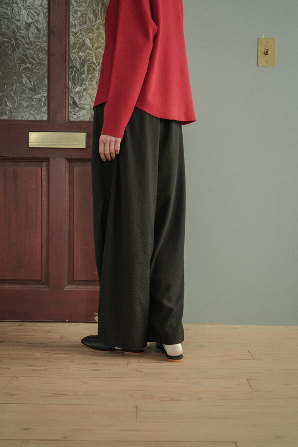 Side Tuck Trousers