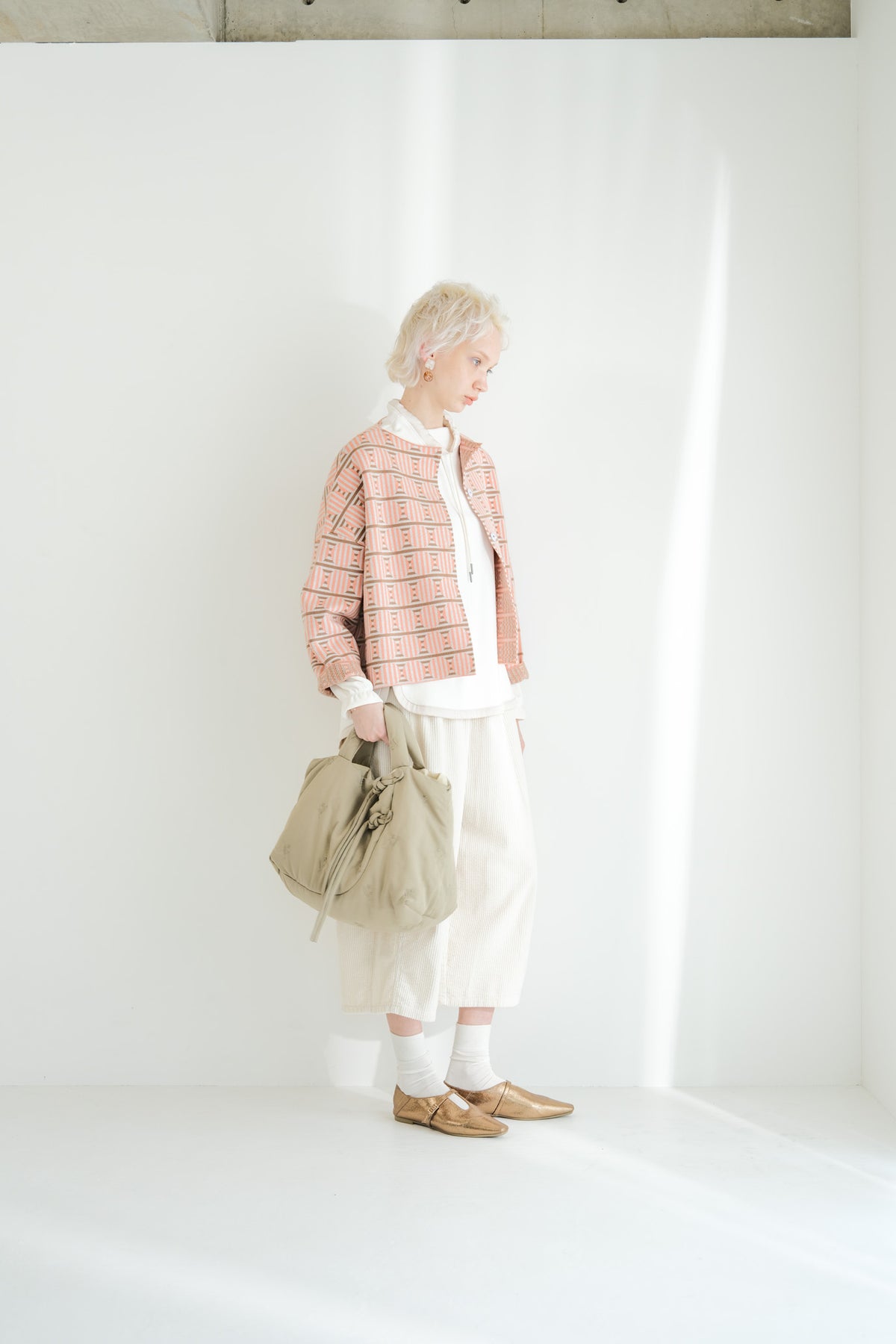 Tube Knot Embroidered Bag