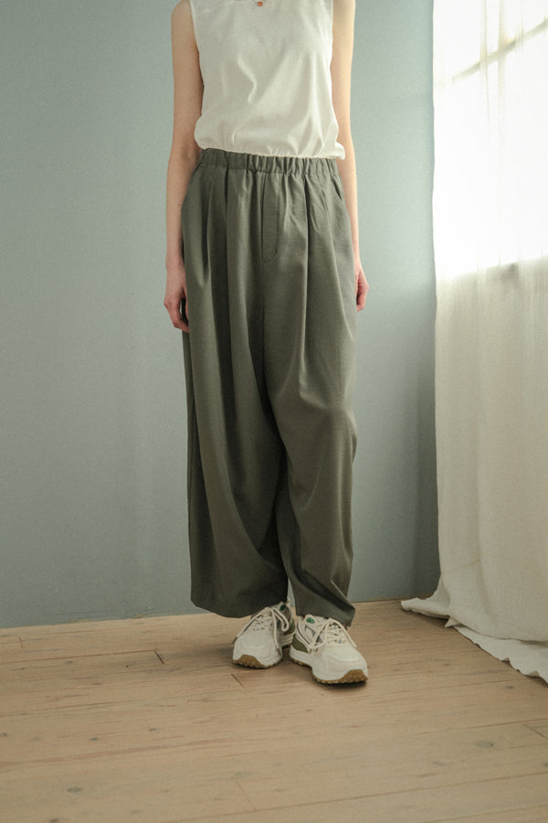 Side Tuck Trousers