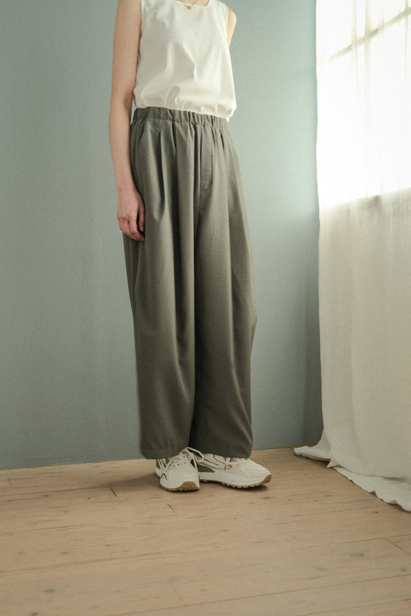 Side Tuck Trousers