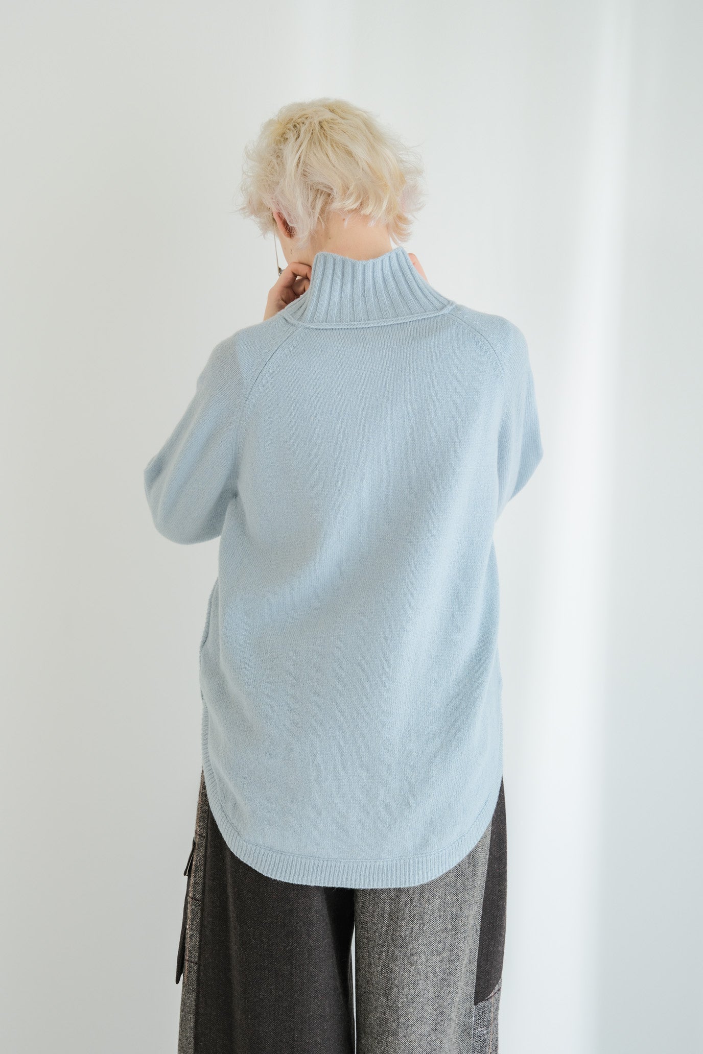 100% Wool Round Hem Pullover