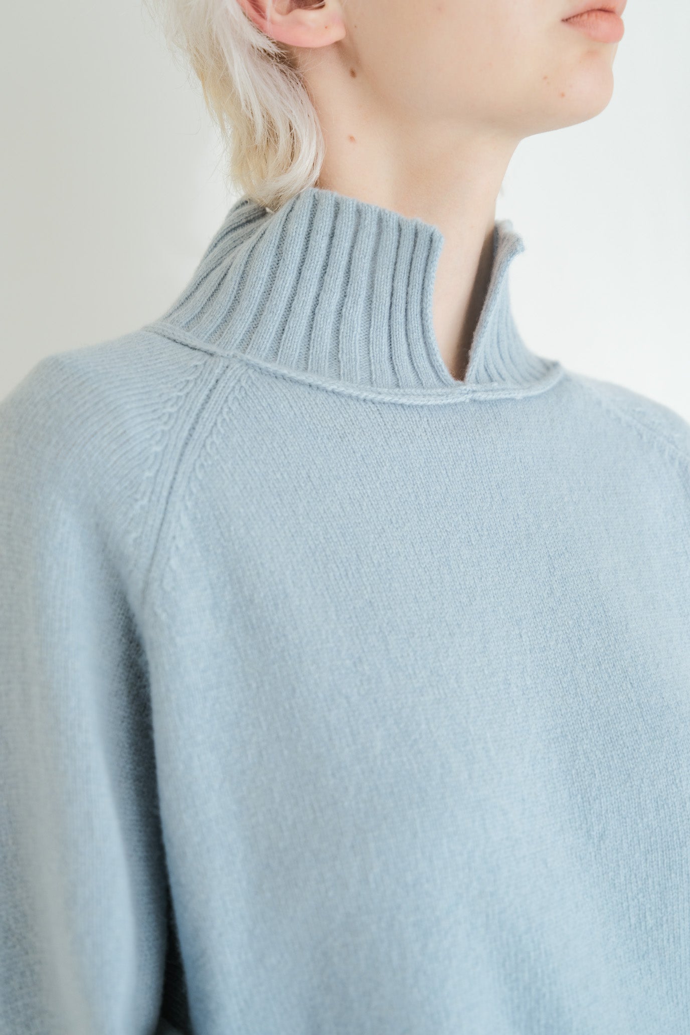 100% Wool Round Hem Pullover