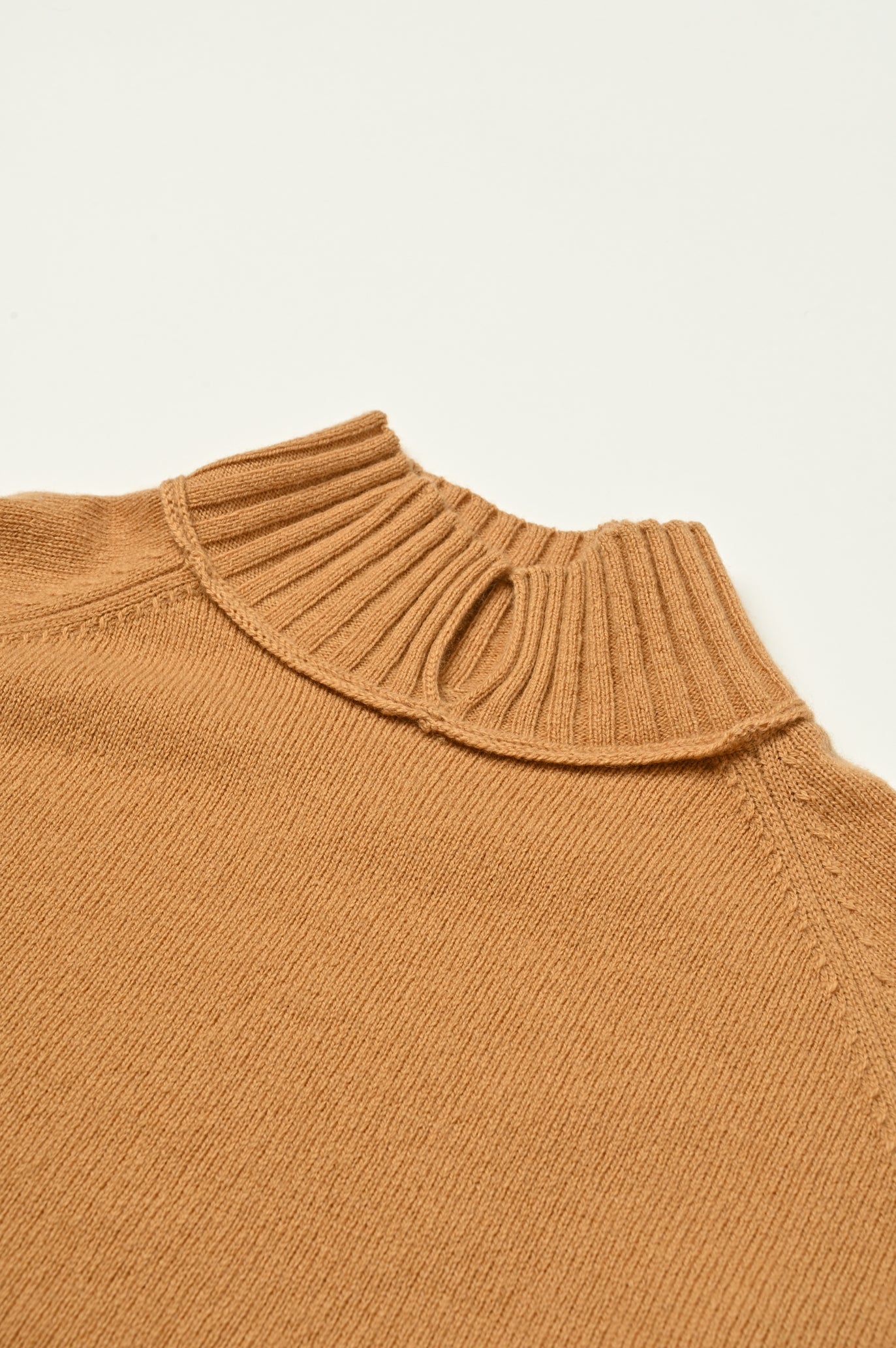 100% Wool Round Hem Pullover