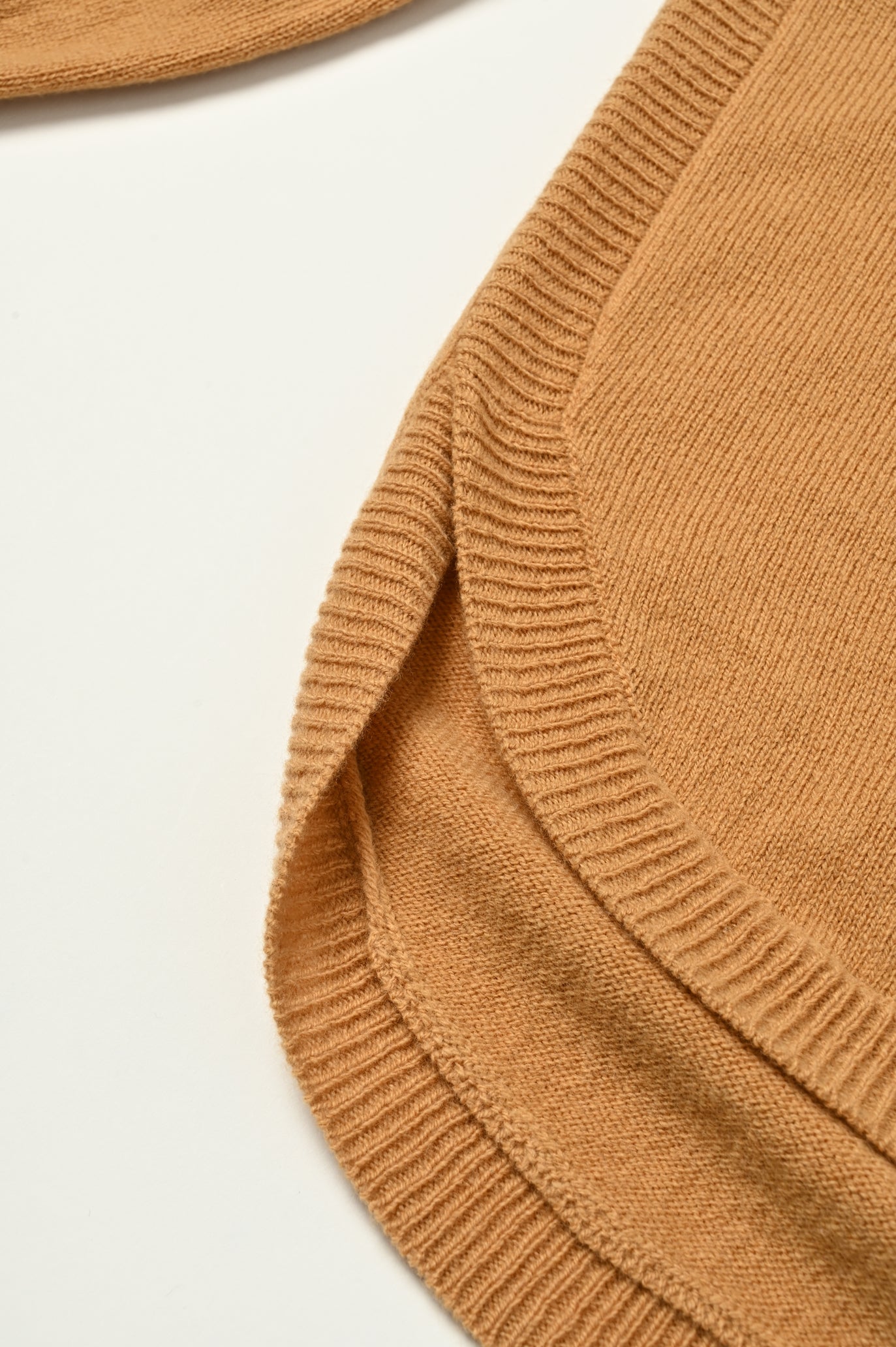 100% Wool Round Hem Pullover