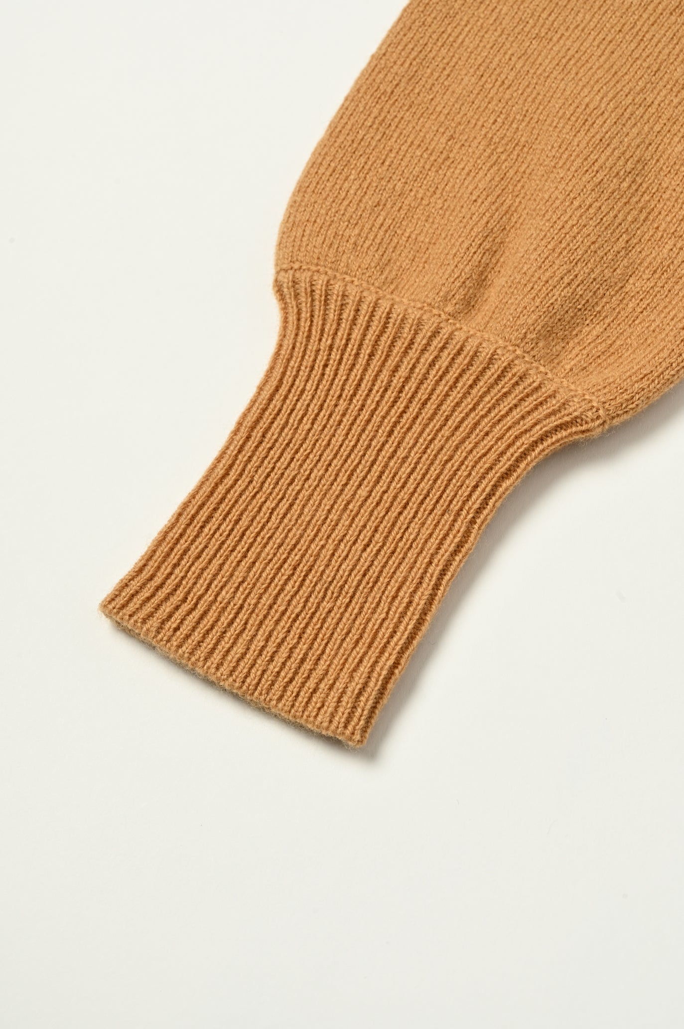 100% Wool Round Hem Pullover