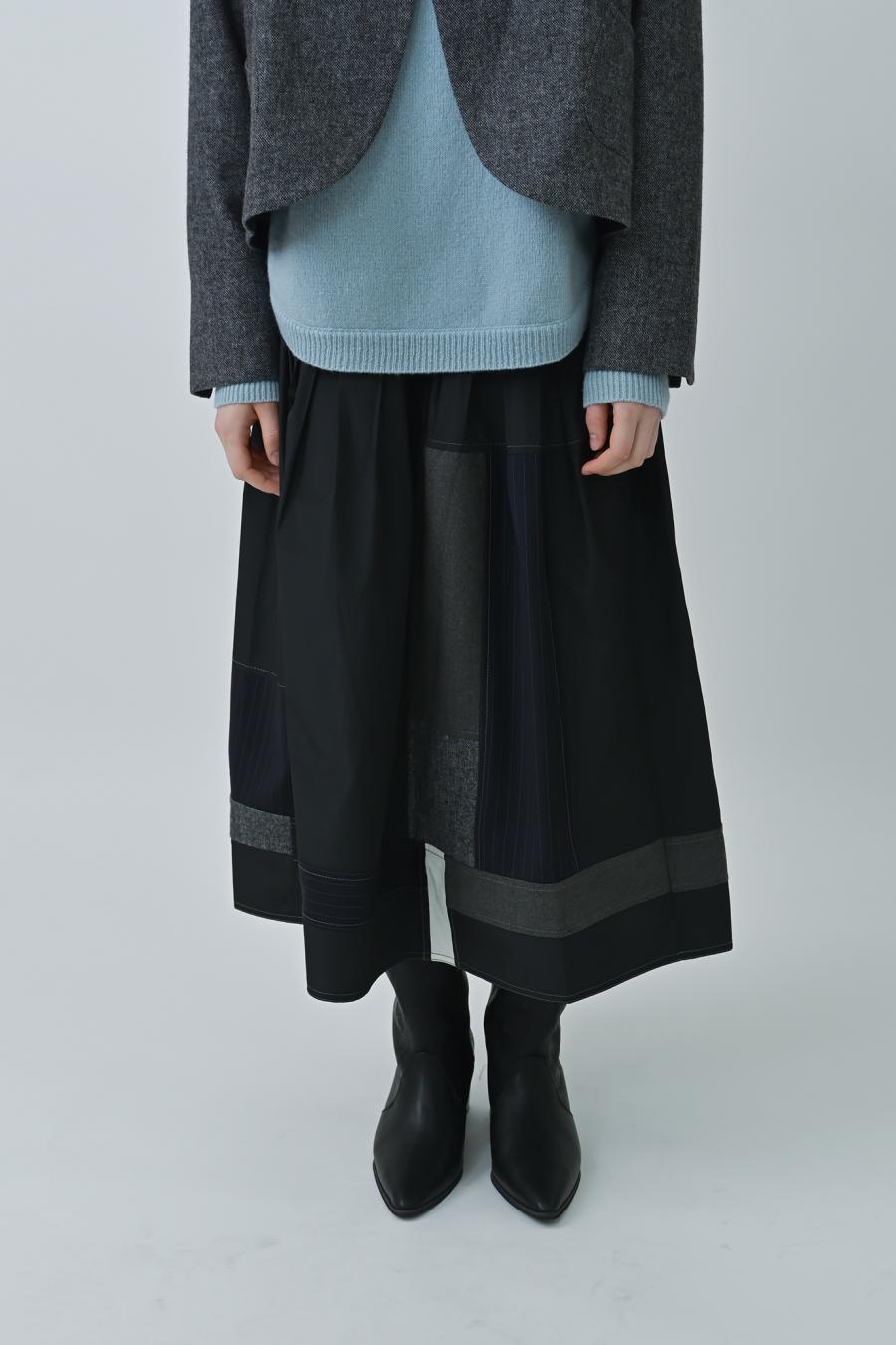 Memory Taffeta Tuck Skirt