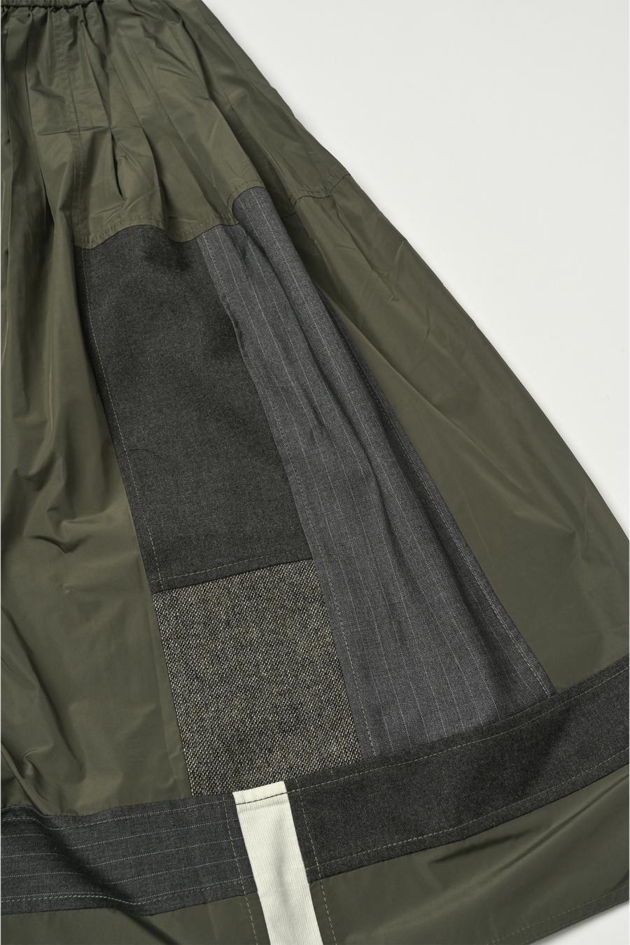 Memory Taffeta Tuck Skirt