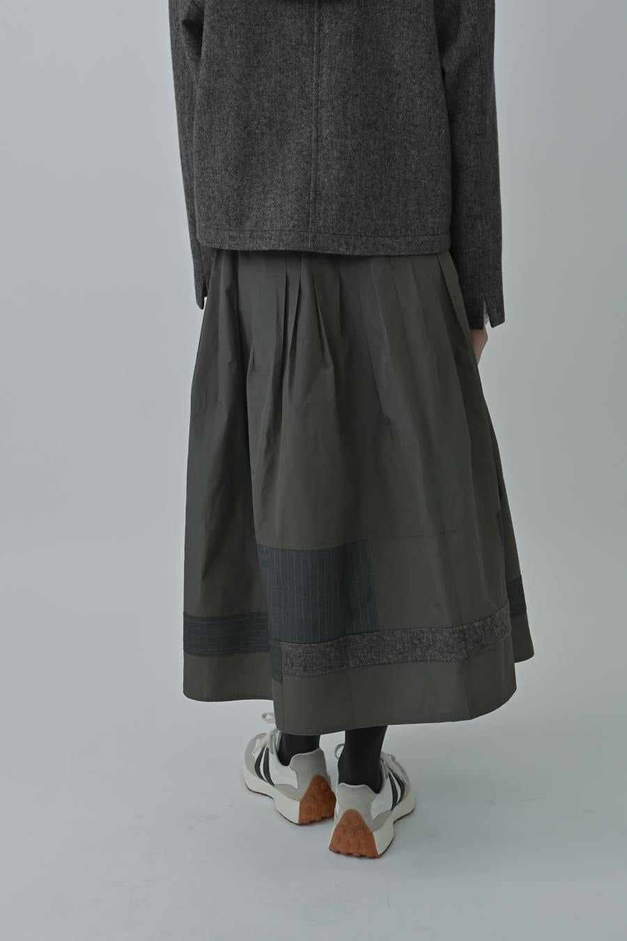 Memory Taffeta Tuck Skirt
