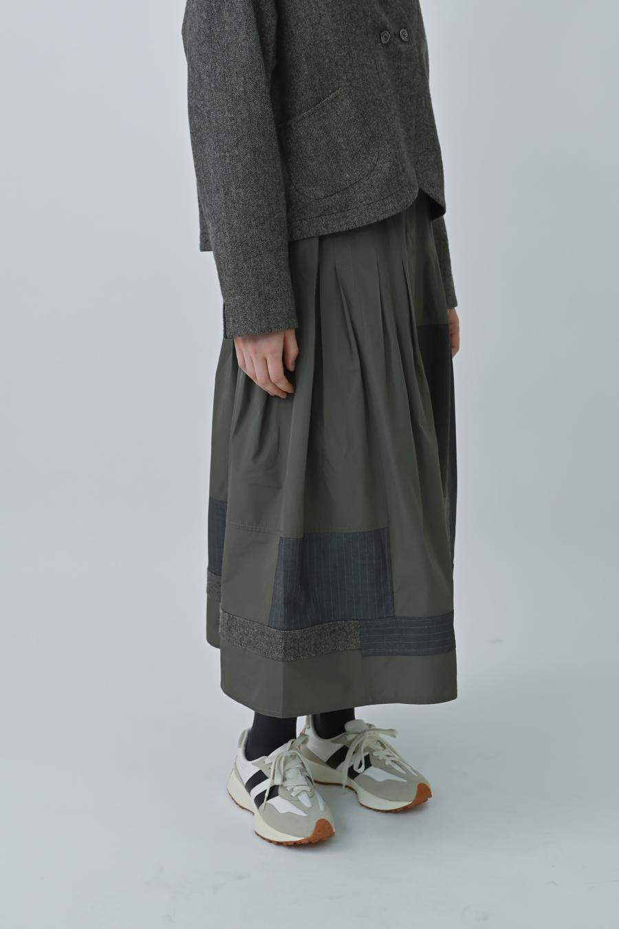 Memory Taffeta Tuck Skirt