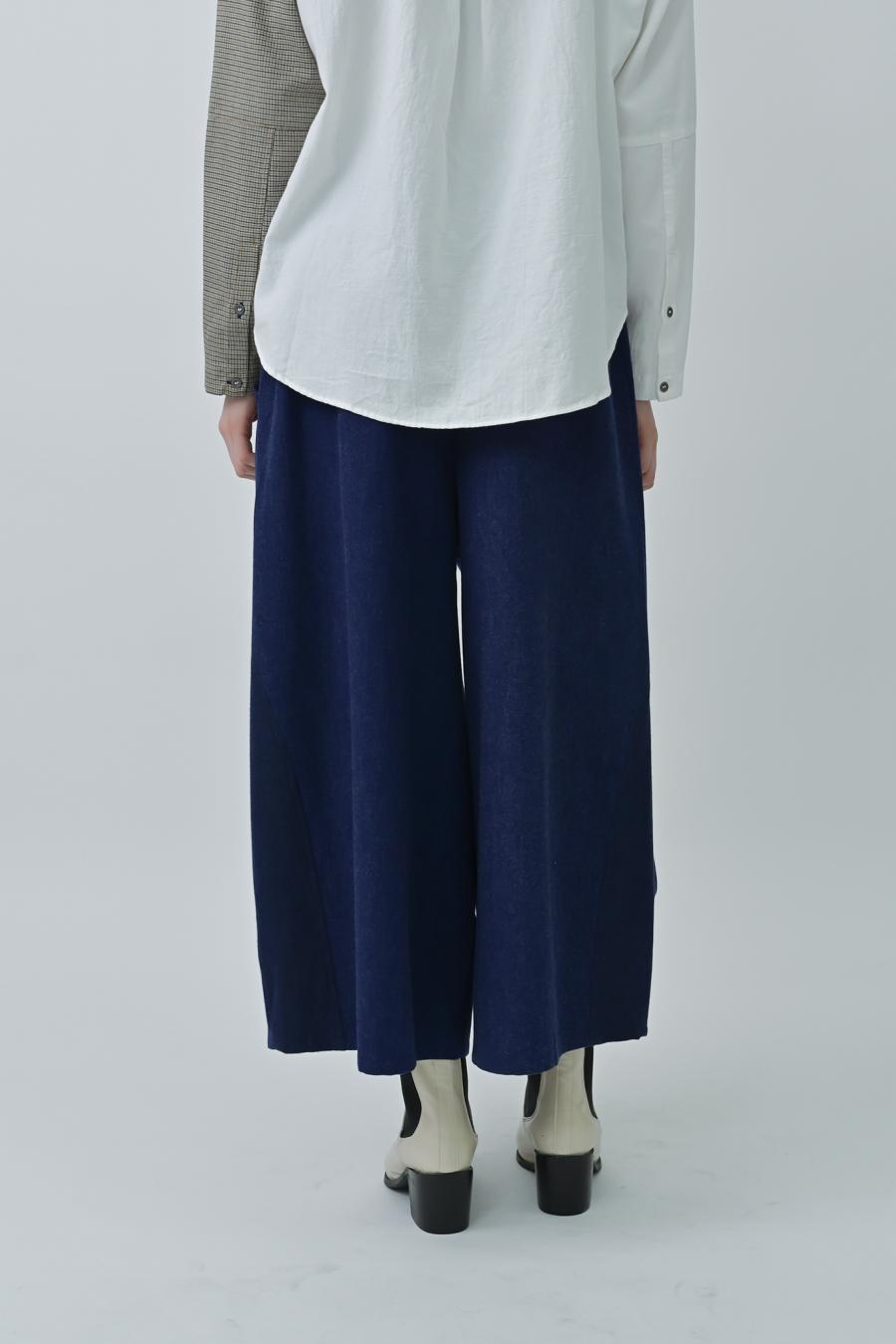 Form Cropped Pants