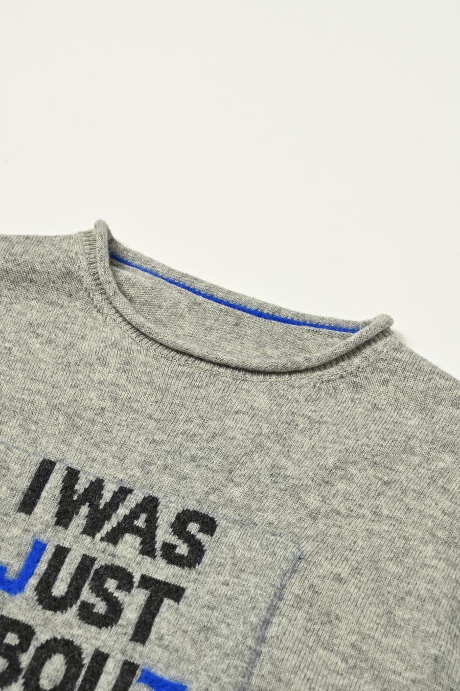 Round Slit Logo Pullover