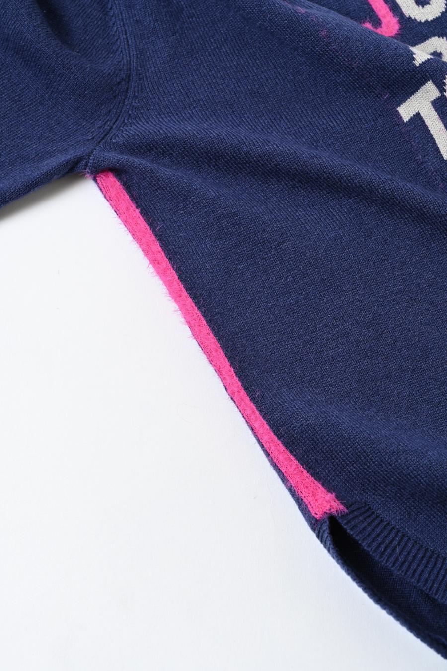 Round Slit Logo Pullover