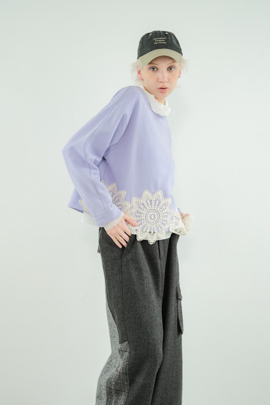 Motif Lace Pullover