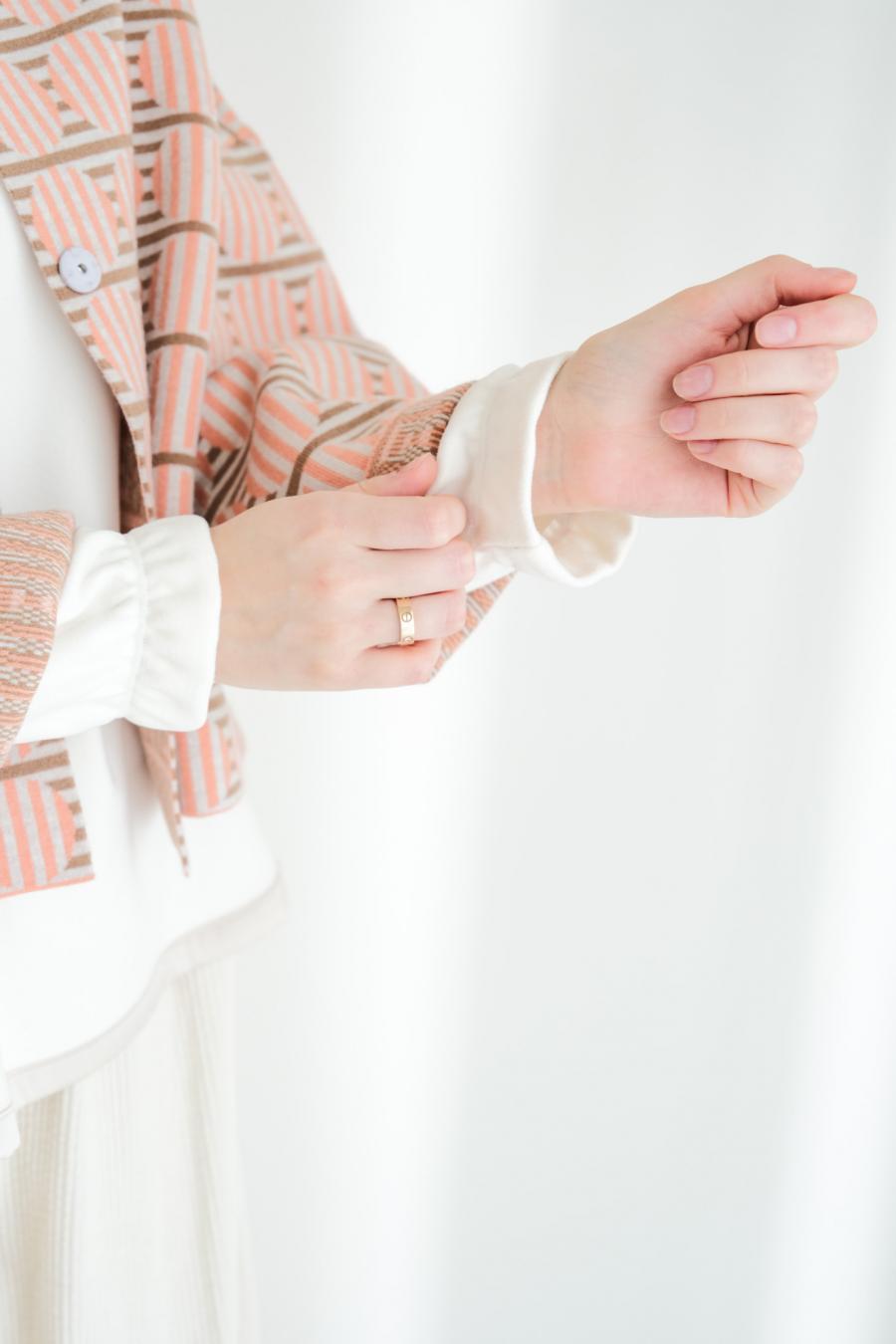 Circle Line Cropped Cardigan
