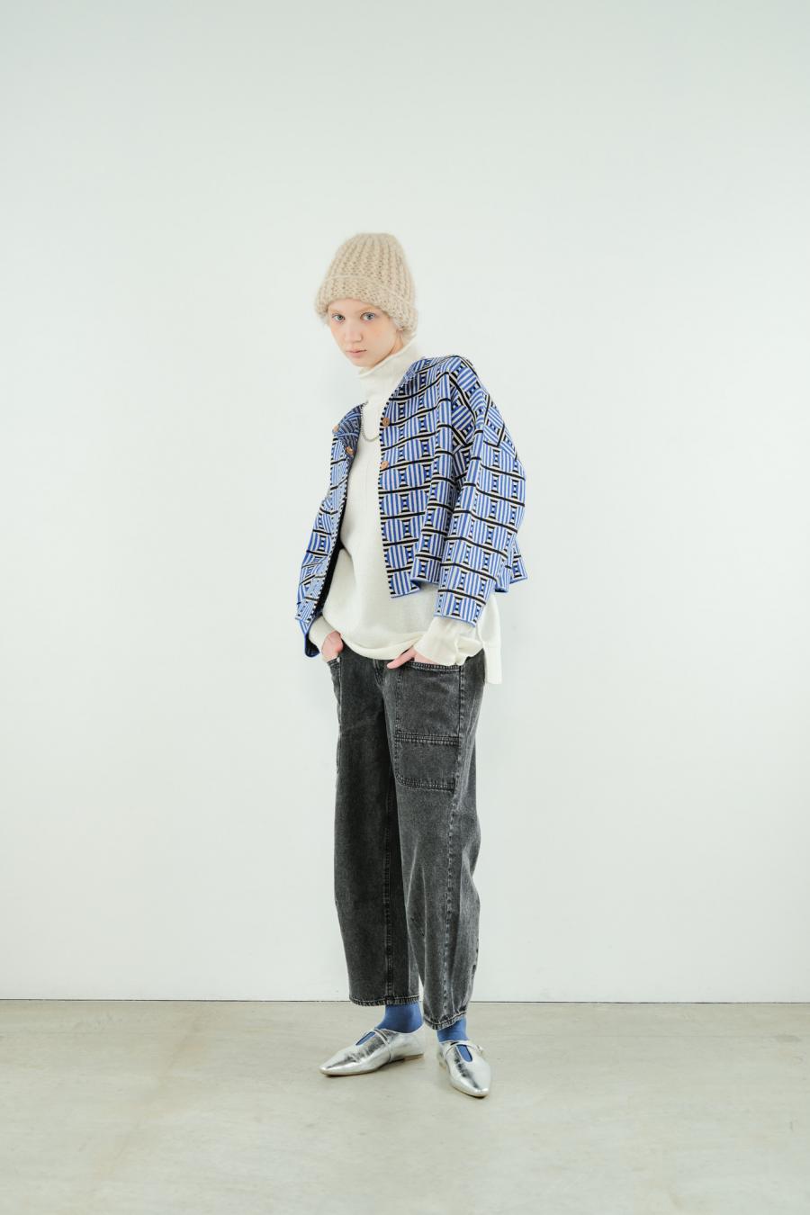 Circle Line Cropped Cardigan