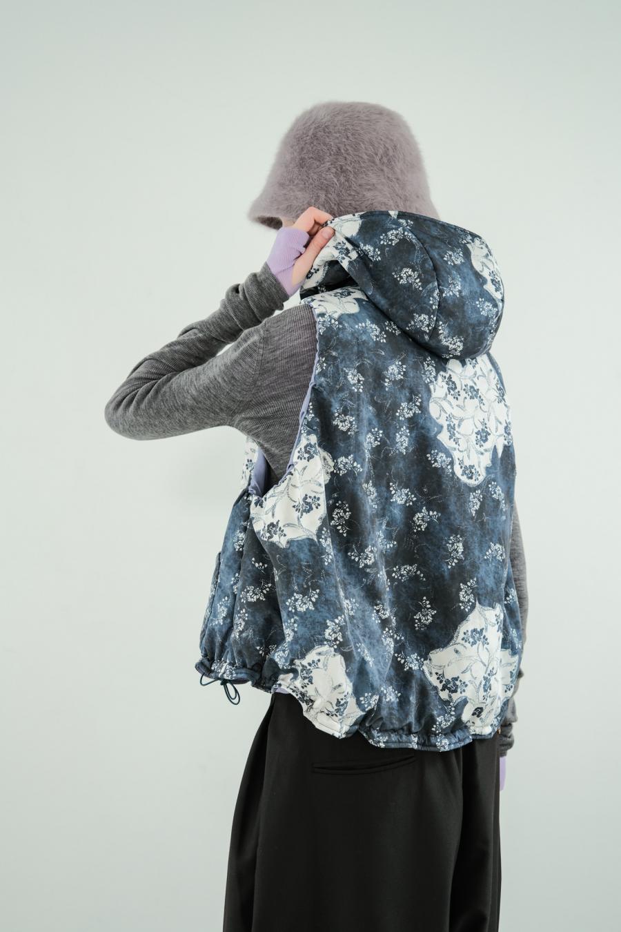 Blur Flower Hooded Vest